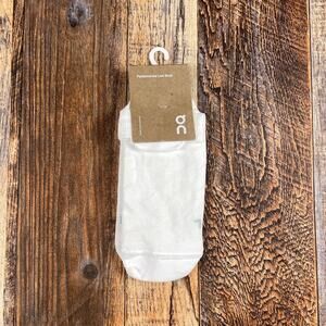 On Cloud Women's Small White Polyamide Elastane Performance Low Sock